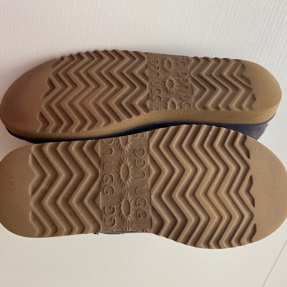 UGG Classic Mini Boots Suede Grey Size W7 - Picture 2 of 12